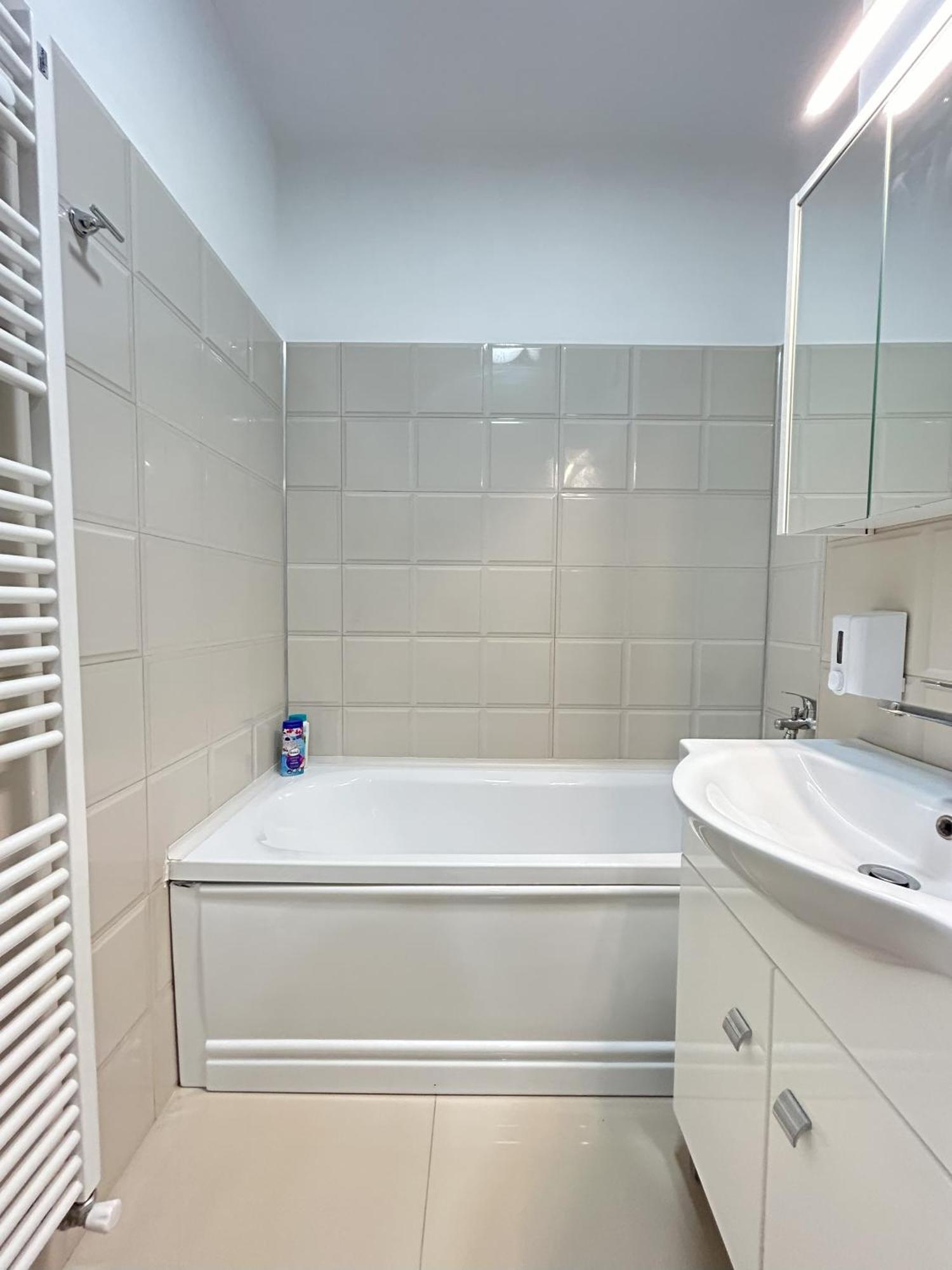 شقة Urban Retreat With Balcony At Exigent Plaza - 06 بوخارست المظهر الخارجي الصورة