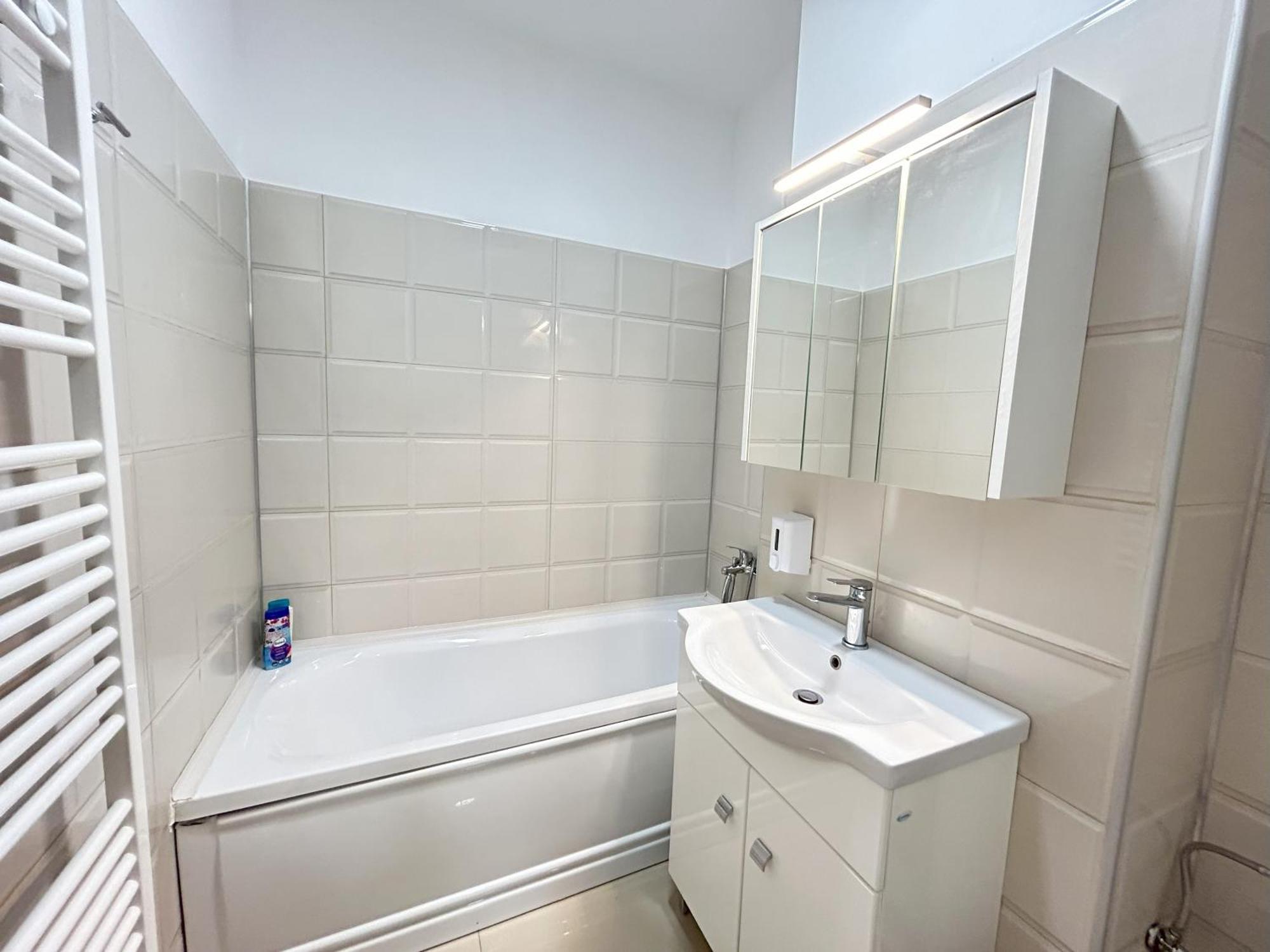 شقة Urban Retreat With Balcony At Exigent Plaza - 06 بوخارست المظهر الخارجي الصورة